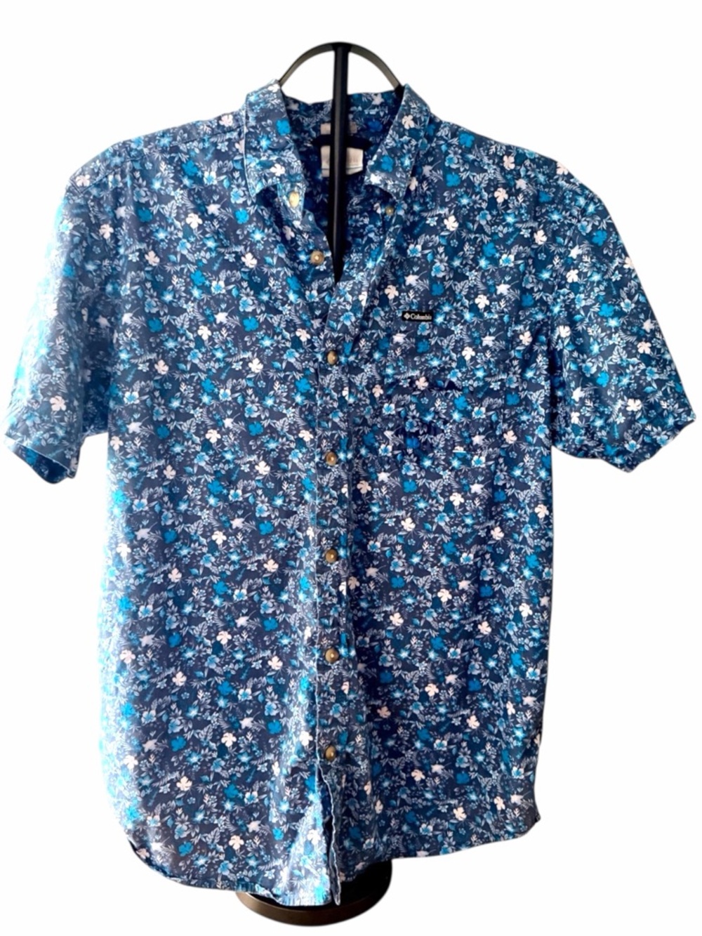 Columbia Men's Medium Blue Floral Short Sleeve Button-Up Collared Shirt